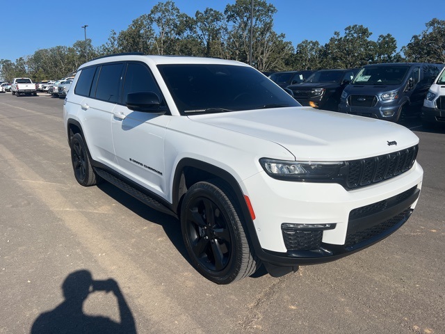 2023 Jeep Grand Cherokee Limited photo 3