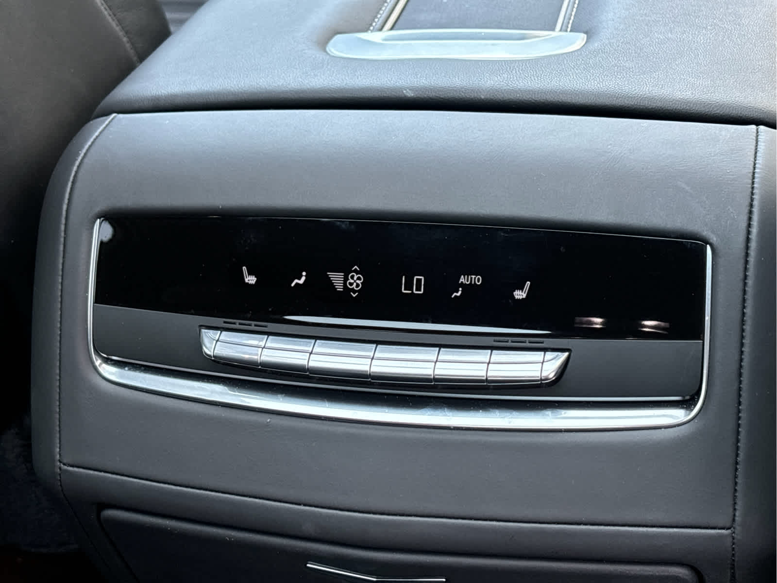 2024 Cadillac Escalade Premium Luxury Platinum photo 17