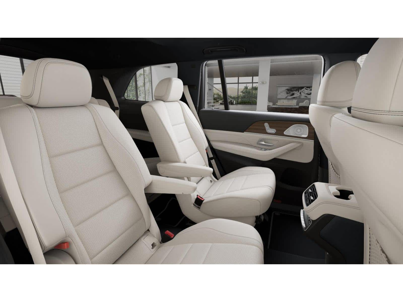 2025 Mercedes Benz GLS 450 4MATIC photo 4
