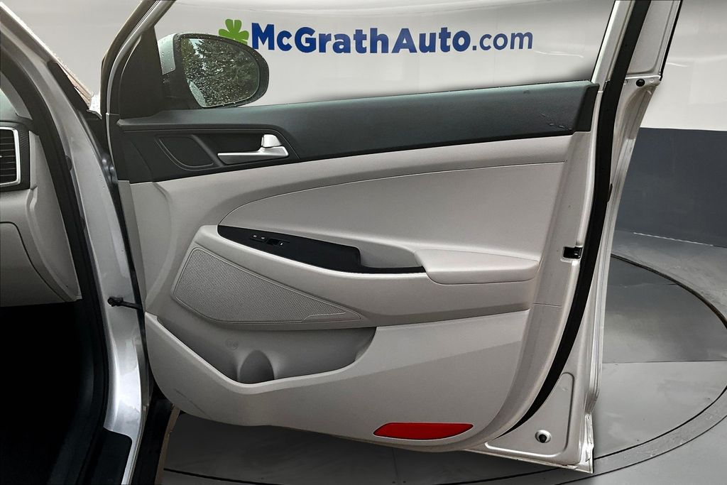 2019 Hyundai Tucson SE photo 22