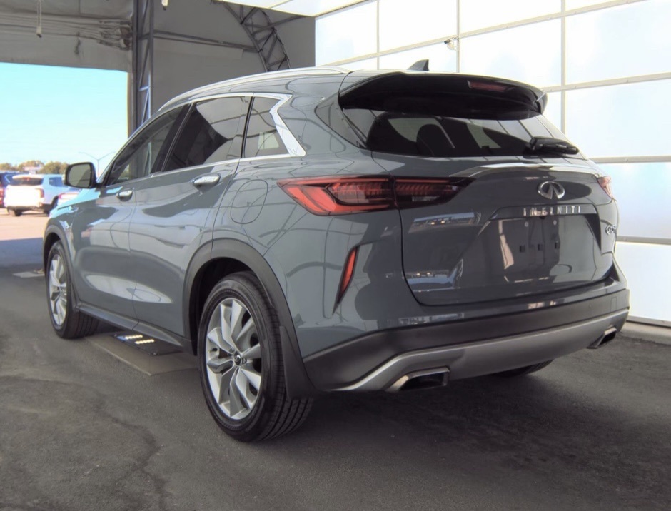 2022 Infiniti QX50 Luxe photo 3