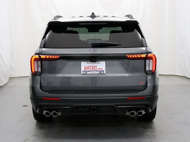 2025 Ford Explorer ST photo 4