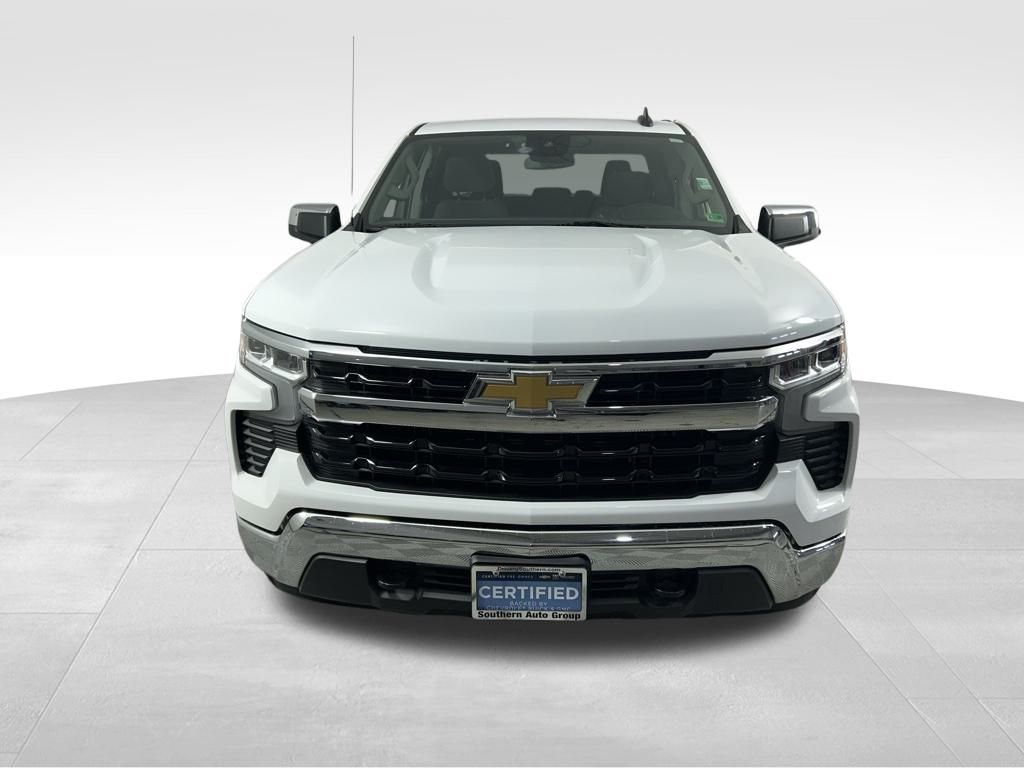 2022 Chevrolet Silverado 1500 LT photo 2