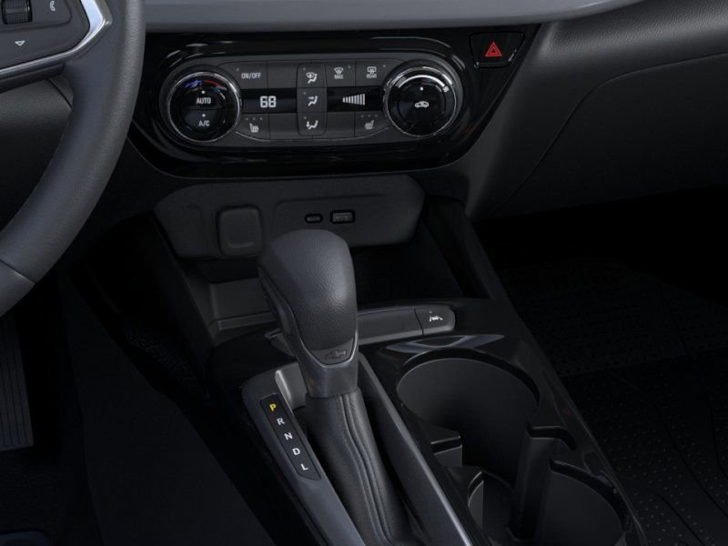 2025 Chevrolet Trax LT photo 22