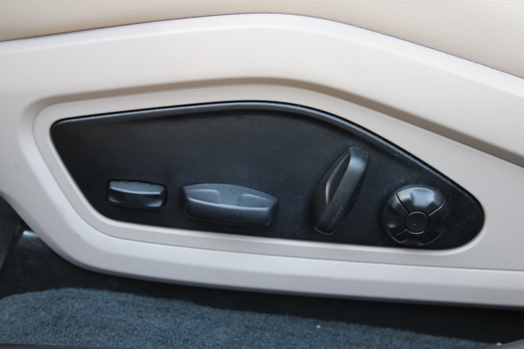2024 Porsche Taycan S photo 18