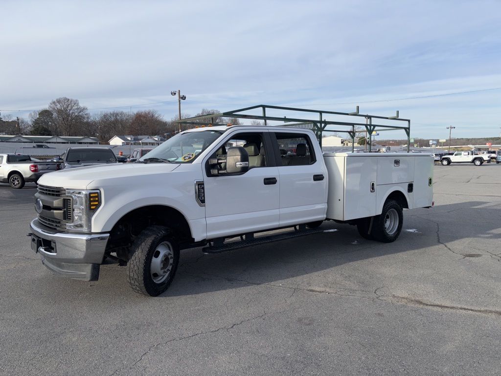 Used 2019 Ford F-350 Super Duty Chassis Cab XL with VIN 1FD8W3H6XKEG71124 for sale in Little Rock
