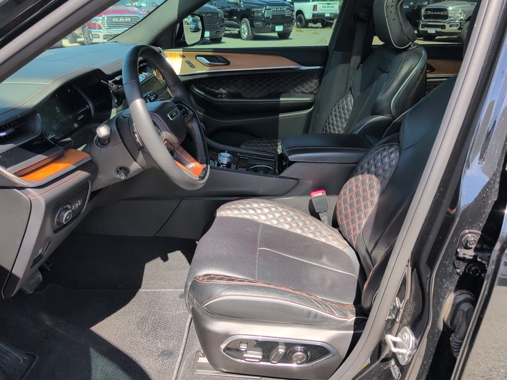2022 Jeep Grand Cherokee Summit Reserve photo 12