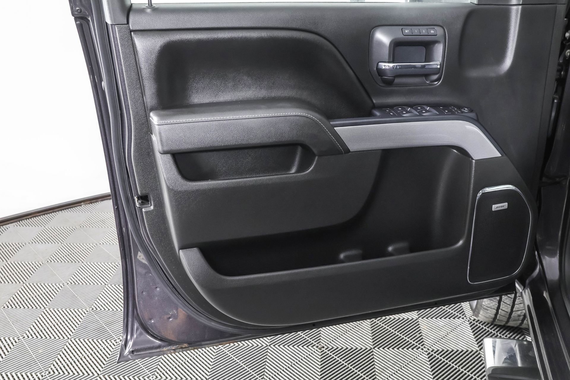 2016 Chevrolet Silverado 1500 LTZ photo 24