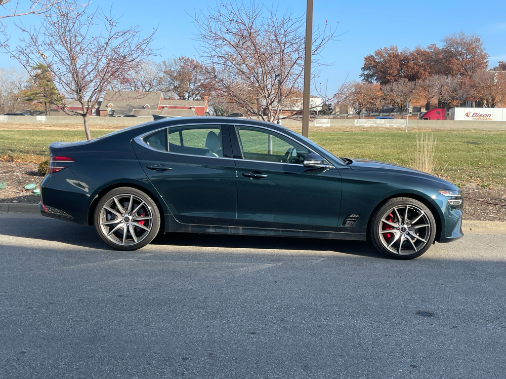 2025 Genesis G70 2.5T photo 2