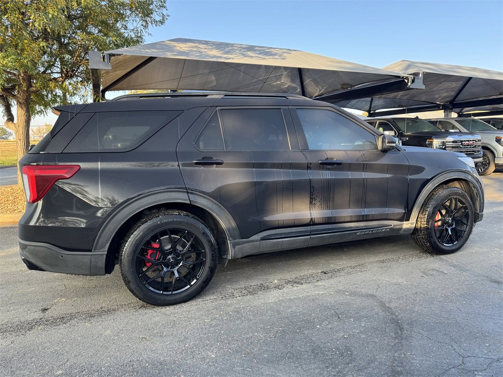 2021 Ford Explorer ST photo 4