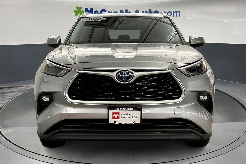 2022 Toyota Highlander Hybrid XLE photo 2