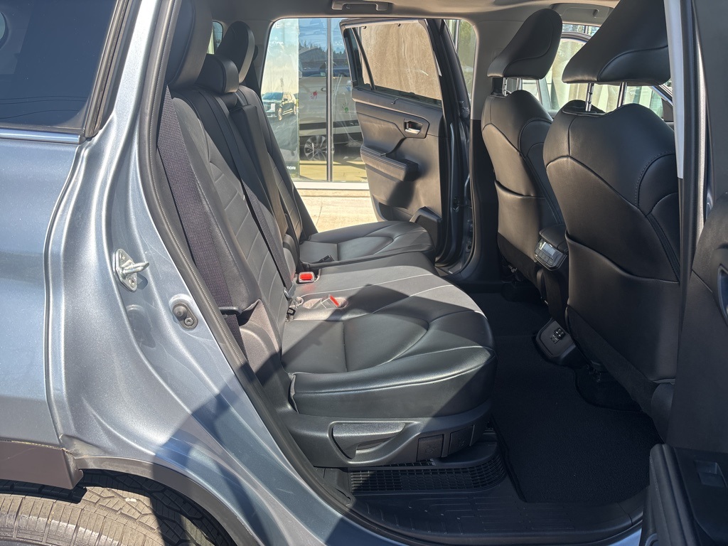 2021 Toyota Highlander Hybrid XLE photo 9