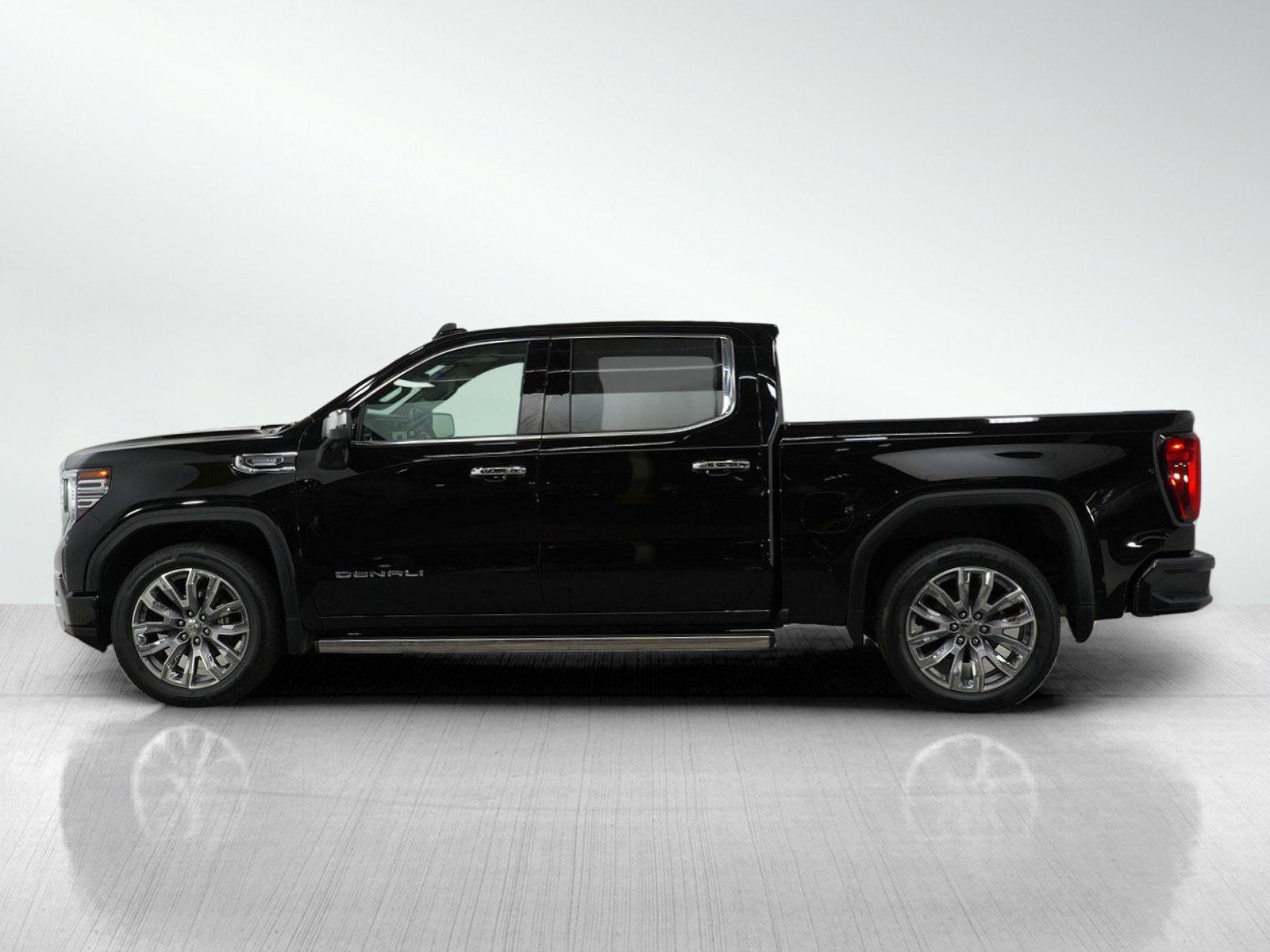 Used 2024 GMC Sierra 1500 Denali Denali with VIN 3GTUUGE82RG195332 for sale in Bloomington, Minnesota