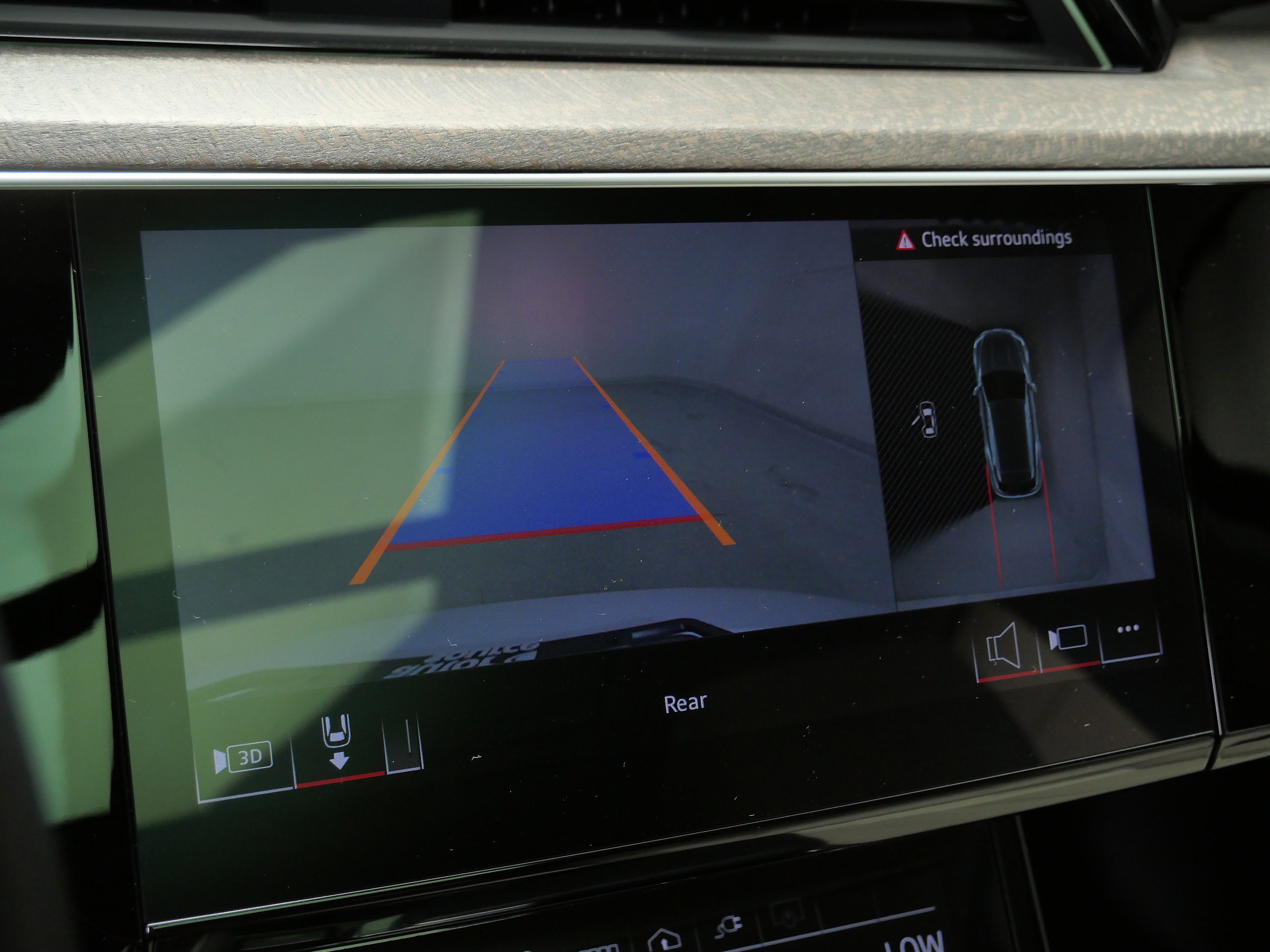 2024 Audi Q8 E-tron Premium Plus photo 20