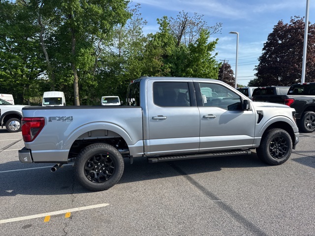 2025 Ford F-150 XLT photo 2