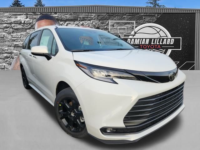 2026 Toyota Sienna Woodland Edition's photo