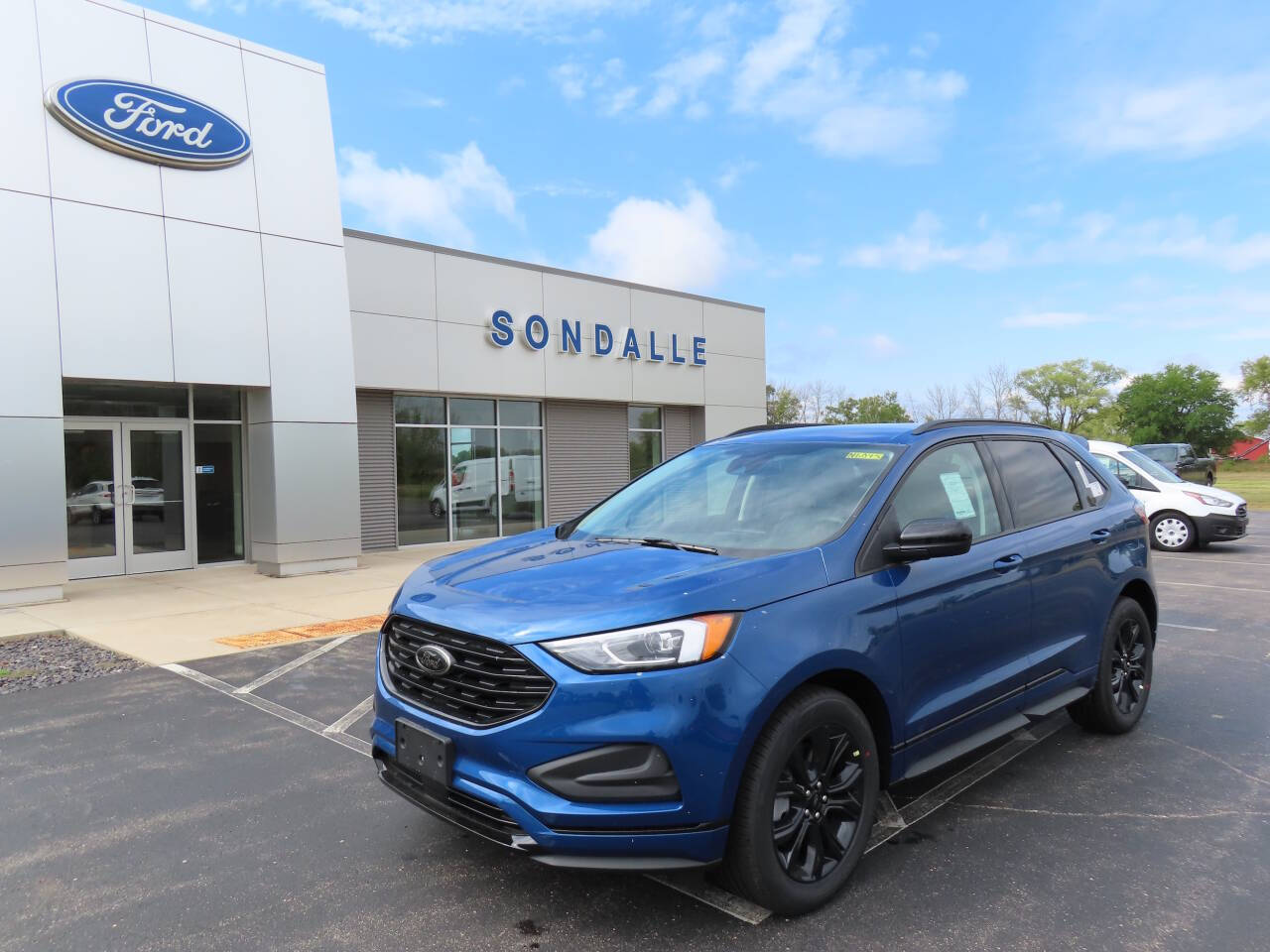 2024 Ford Edge SE's photo