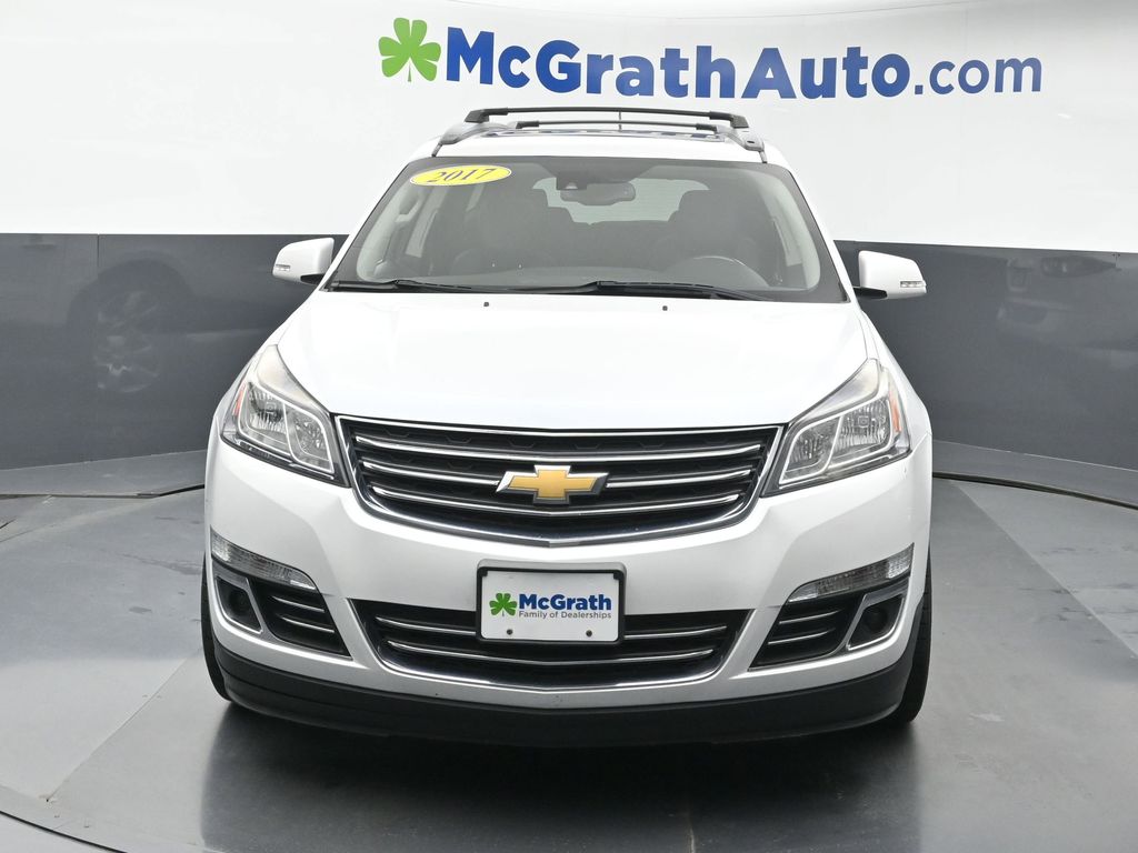 2017 Chevrolet Traverse Premier photo 2