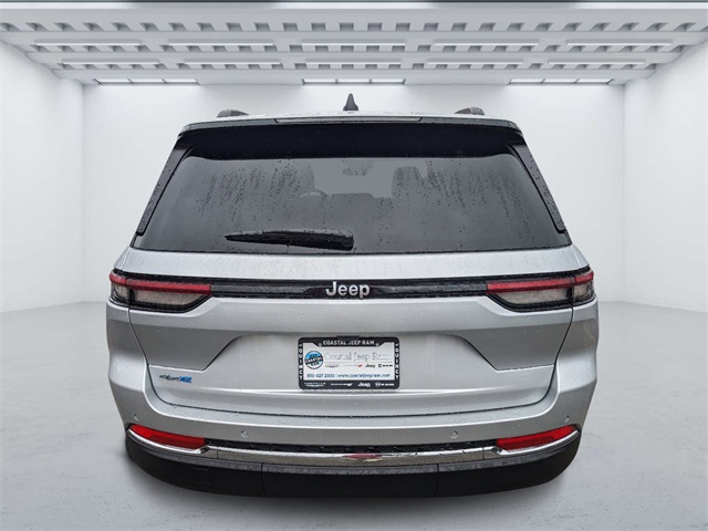 2024 Jeep Cherokee photo 3