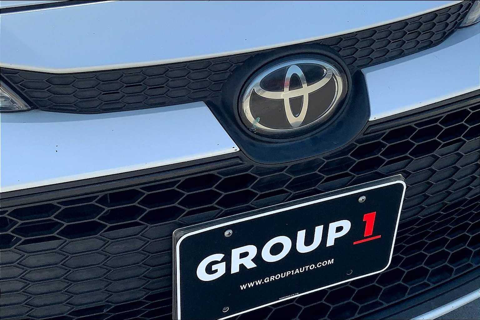 2020 Toyota Corolla LE photo 28