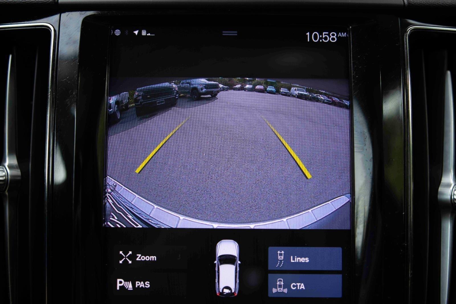 2021 Volvo XC60 Momentum photo 12