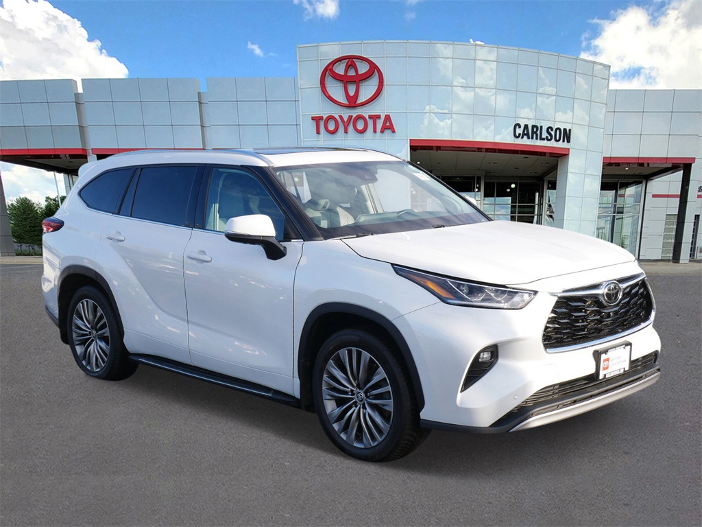 Certified 2022 Toyota Highlander Platinum with VIN 5TDFZRBH1NS181539 for sale in Minneapolis, Minnesota