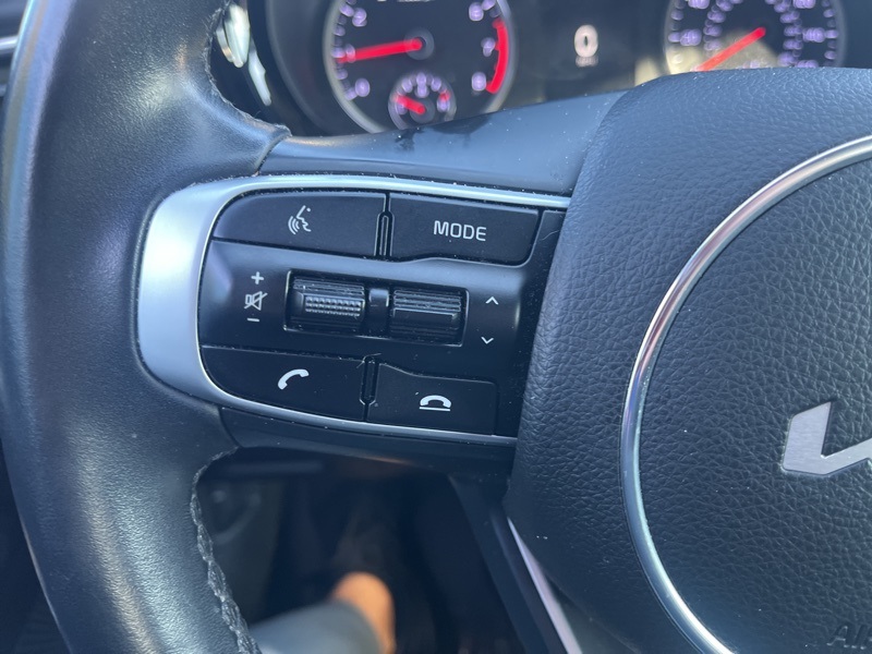 2022 Kia K5 GT-Line photo 16