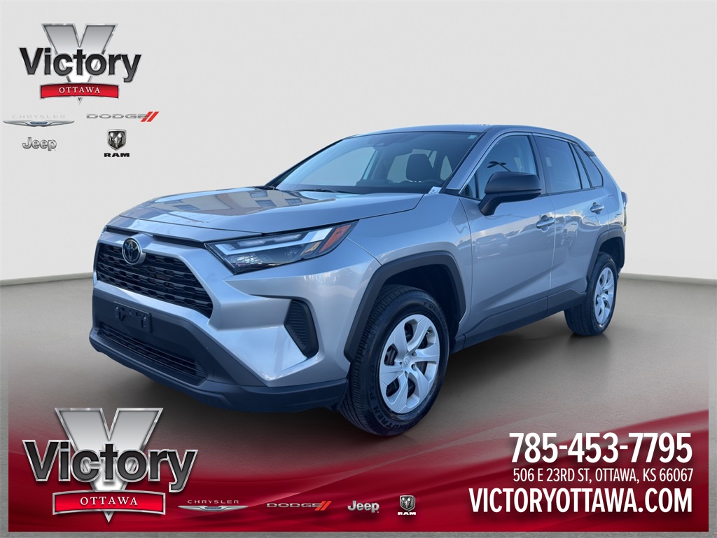 2024 Toyota RAV4 LE's photo