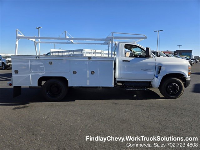 2024 Chevrolet Silverado 5500HD Work Truck photo 4