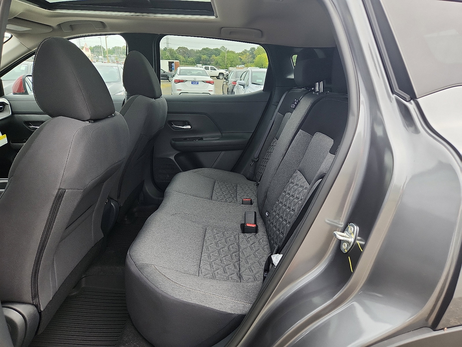 2025 Nissan Kicks SV photo 3