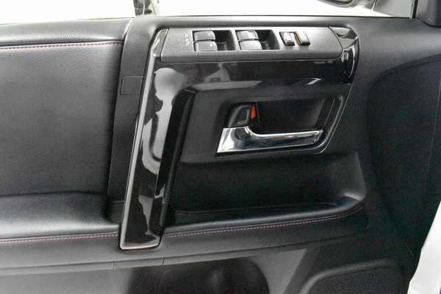 2019 Toyota 4Runner TRD photo 17