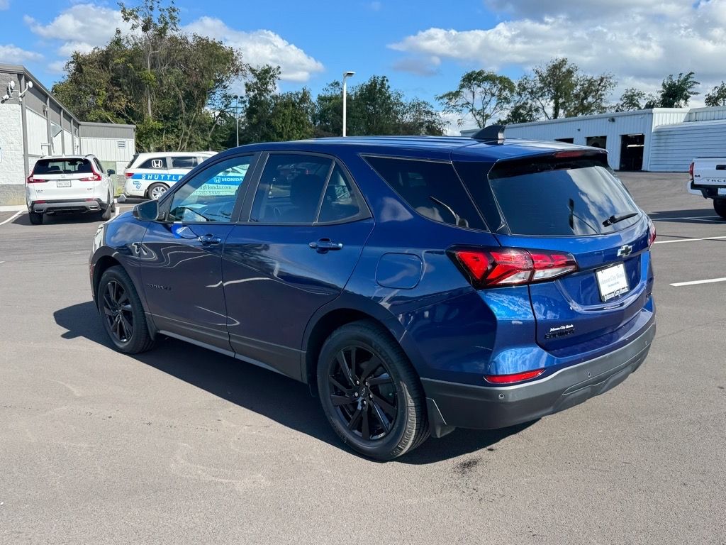 2023 Chevrolet Equinox LS photo 3