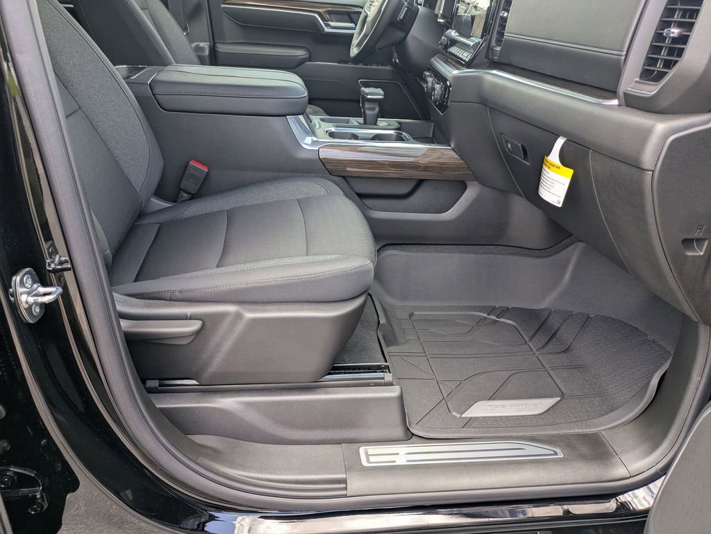 2025 Chevrolet Silverado 1500 LT photo 30
