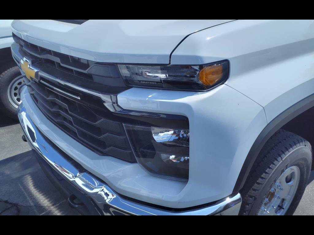 2024 Chevrolet Silverado 2500HD photo 2