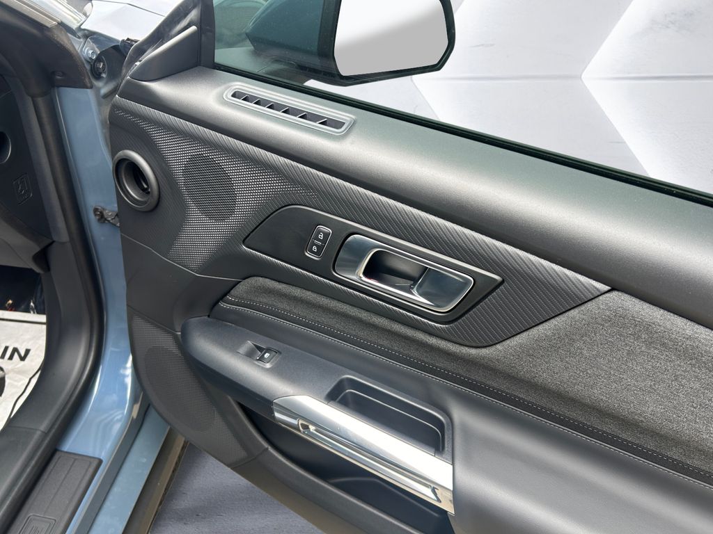 2025 Ford Mustang GT photo 15