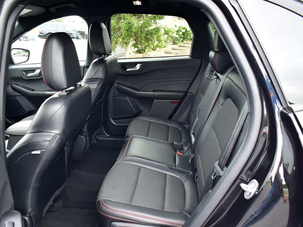 2024 Ford Escape ST-Line photo 6