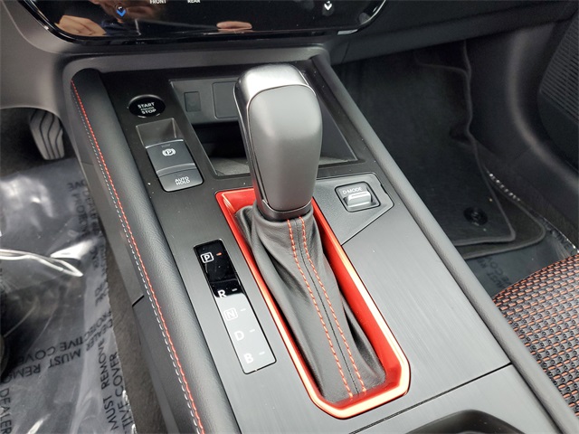 2025 Nissan Kicks SR photo 17