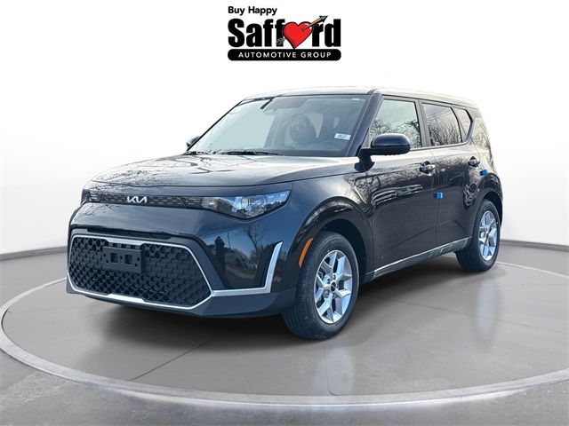 2025 Kia Soul LX's photo