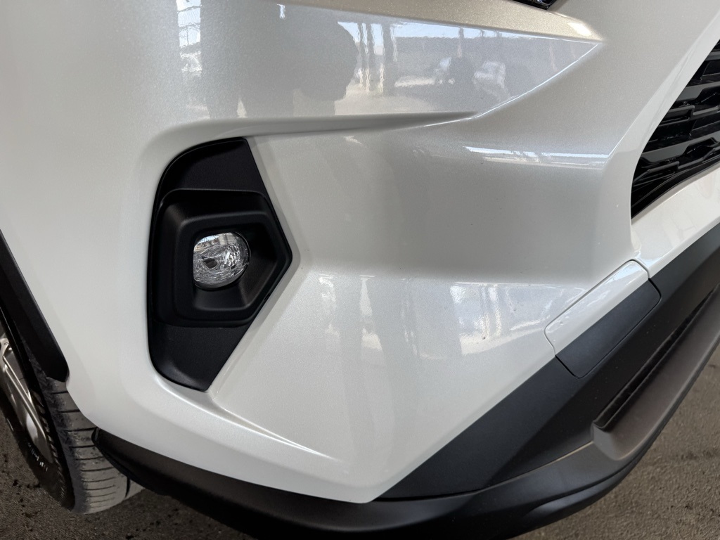 2025 Toyota RAV4 XLE Premium photo 13