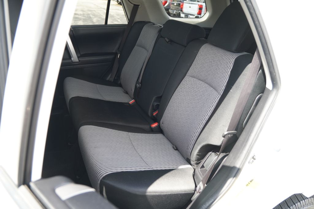 2016 Toyota 4Runner SR5 photo 11