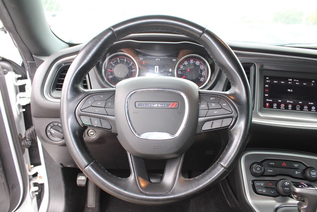 2019 Dodge Challenger SXT photo 17