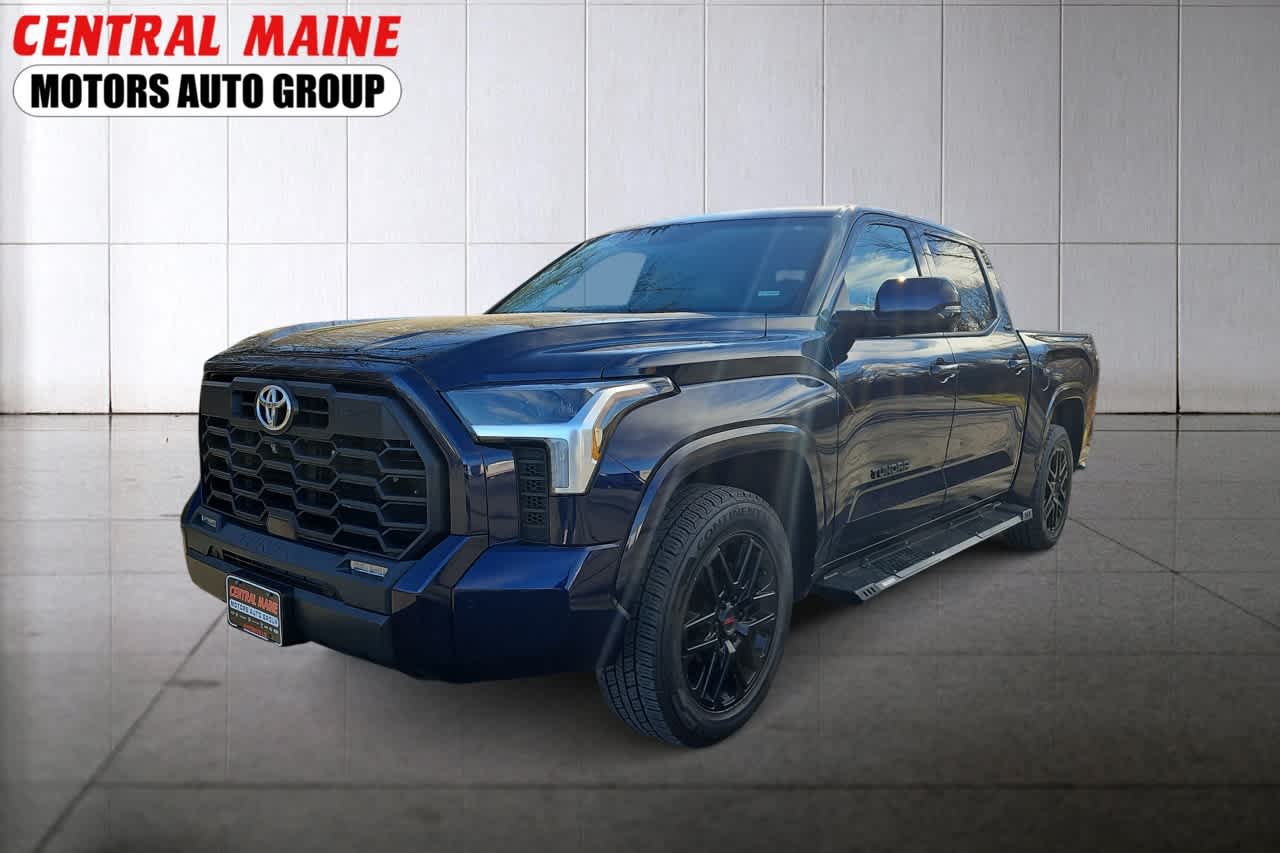 2023 Toyota Tundra SR5's photo