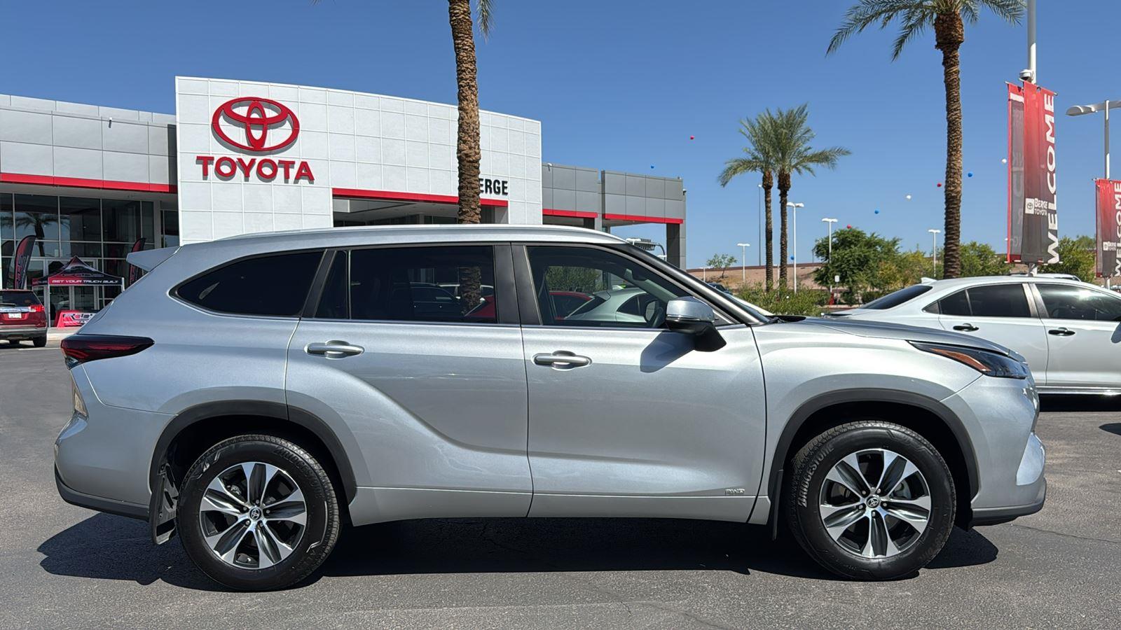 2024 Toyota Highlander Hybrid XLE photo 8