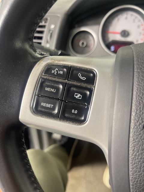 2011 Volkswagen Routan SE photo 34