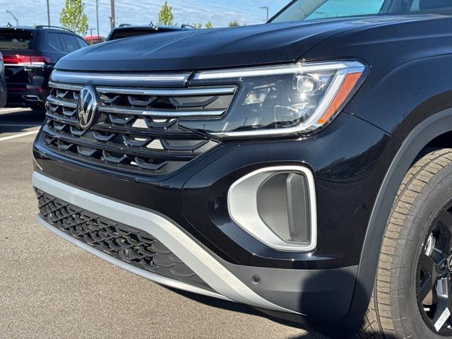 2025 Volkswagen Atlas Peak Edition SE photo 10