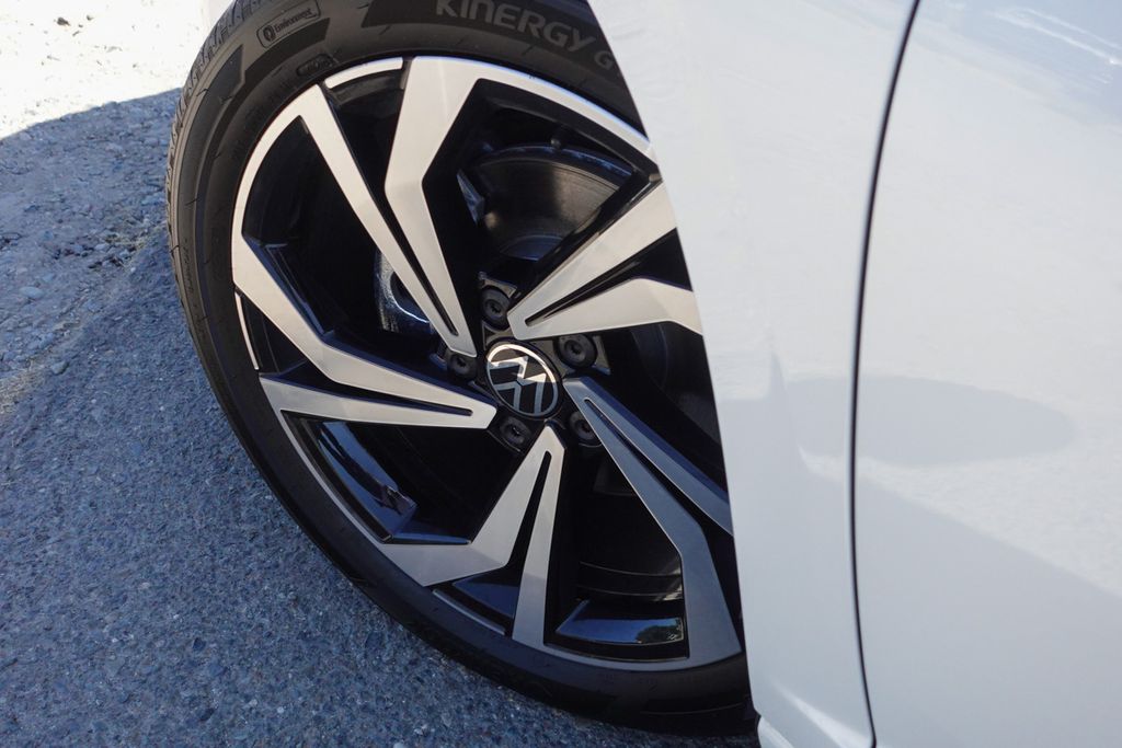 2025 Volkswagen Jetta 1.5T SEL photo 8
