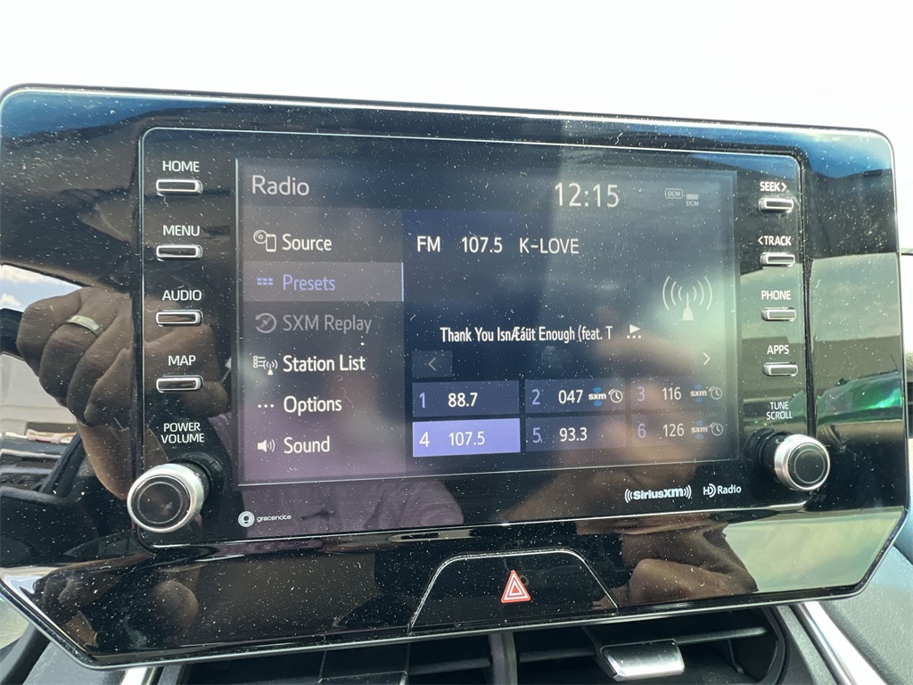 2021 Toyota Venza LE photo 21