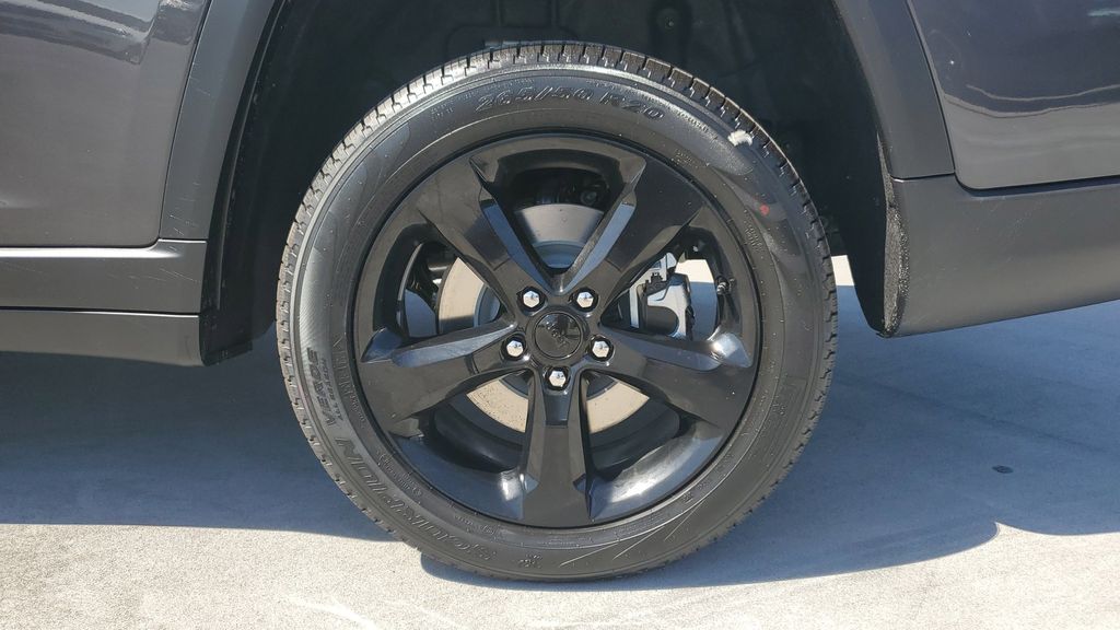 2025 Jeep Grand Cherokee Limited photo 4