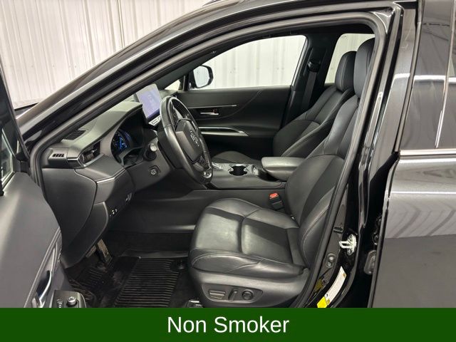 2023 Toyota Venza XLE photo 2