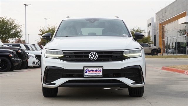 Used 2022 Volkswagen Tiguan SE R-LINE BLACK with VIN 3VVCB7AX5NM121334 for sale in Prosper, TX